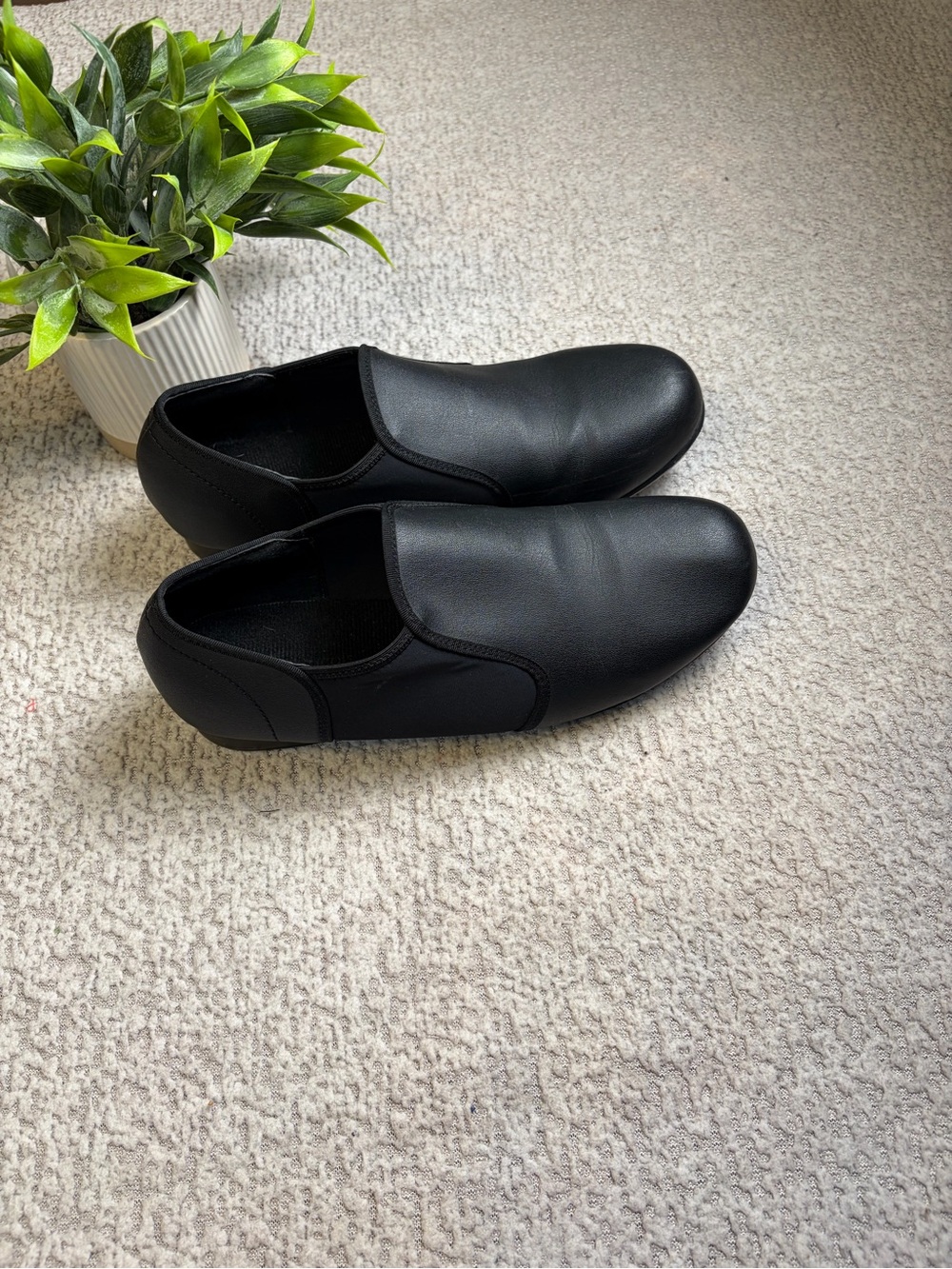 Theatricals T9100 Black Leatherette Slip On Tap Dance Shoes 8.5